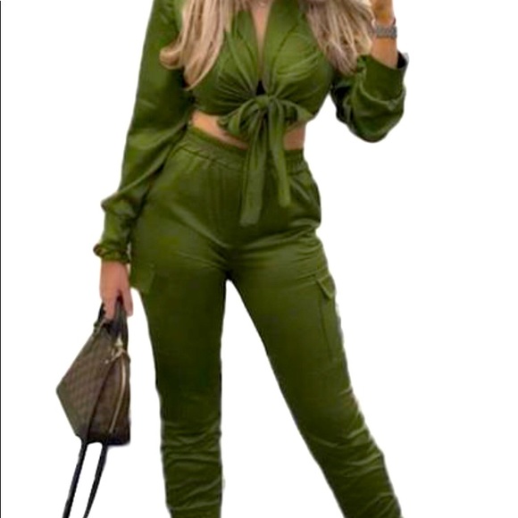 ON THE RUN 2 PIECE SET - OLIVE